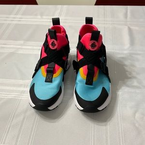 Nike multicolor women’s sneakers Size 9